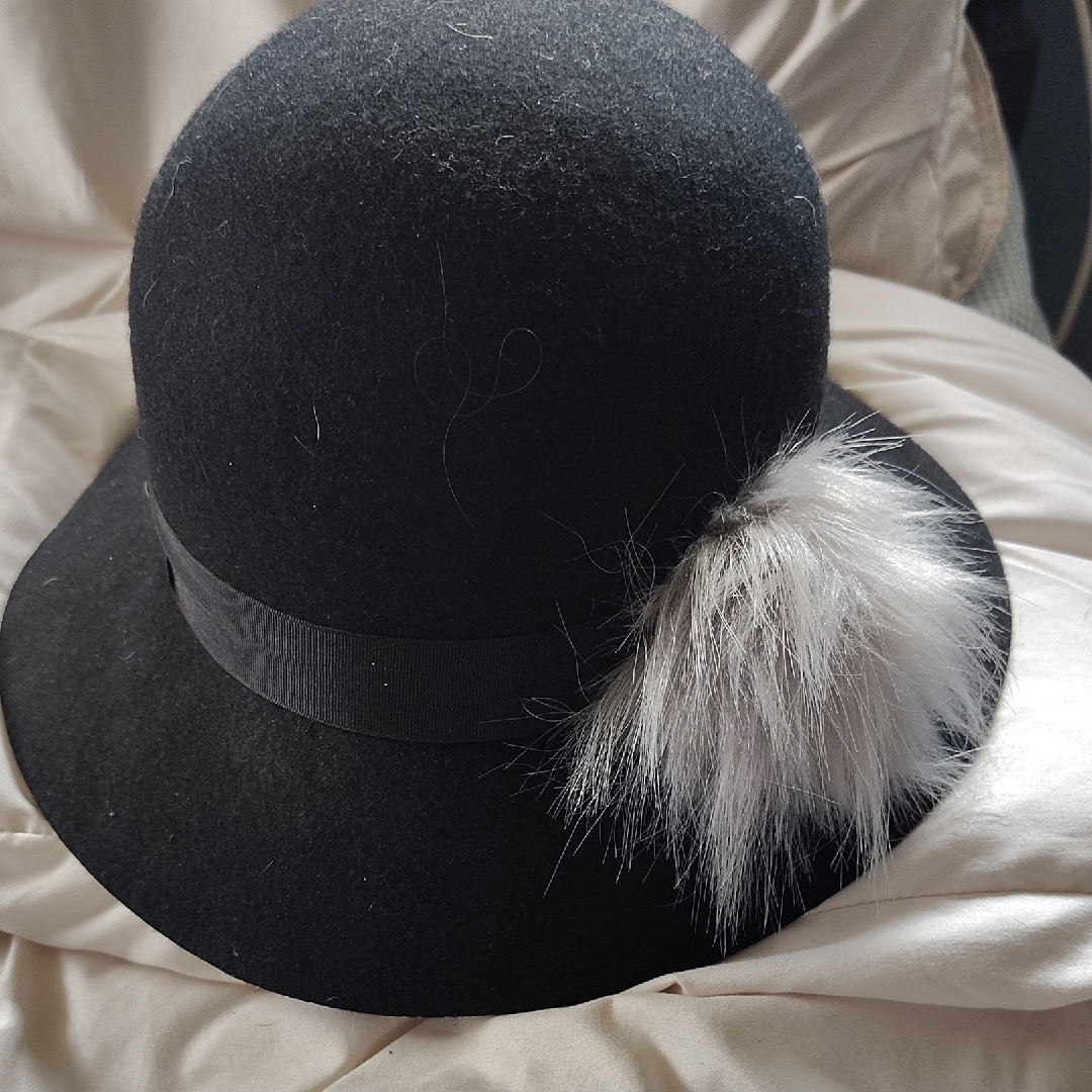 Sophisticated Black Hat With Faux Fur Detail